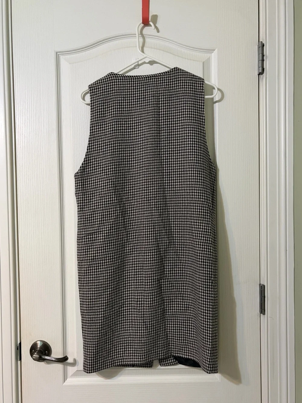 Sag Harbor Vintage Sleeveless Houndstooth Midi Dress - Black and White - Picture 2 of 3